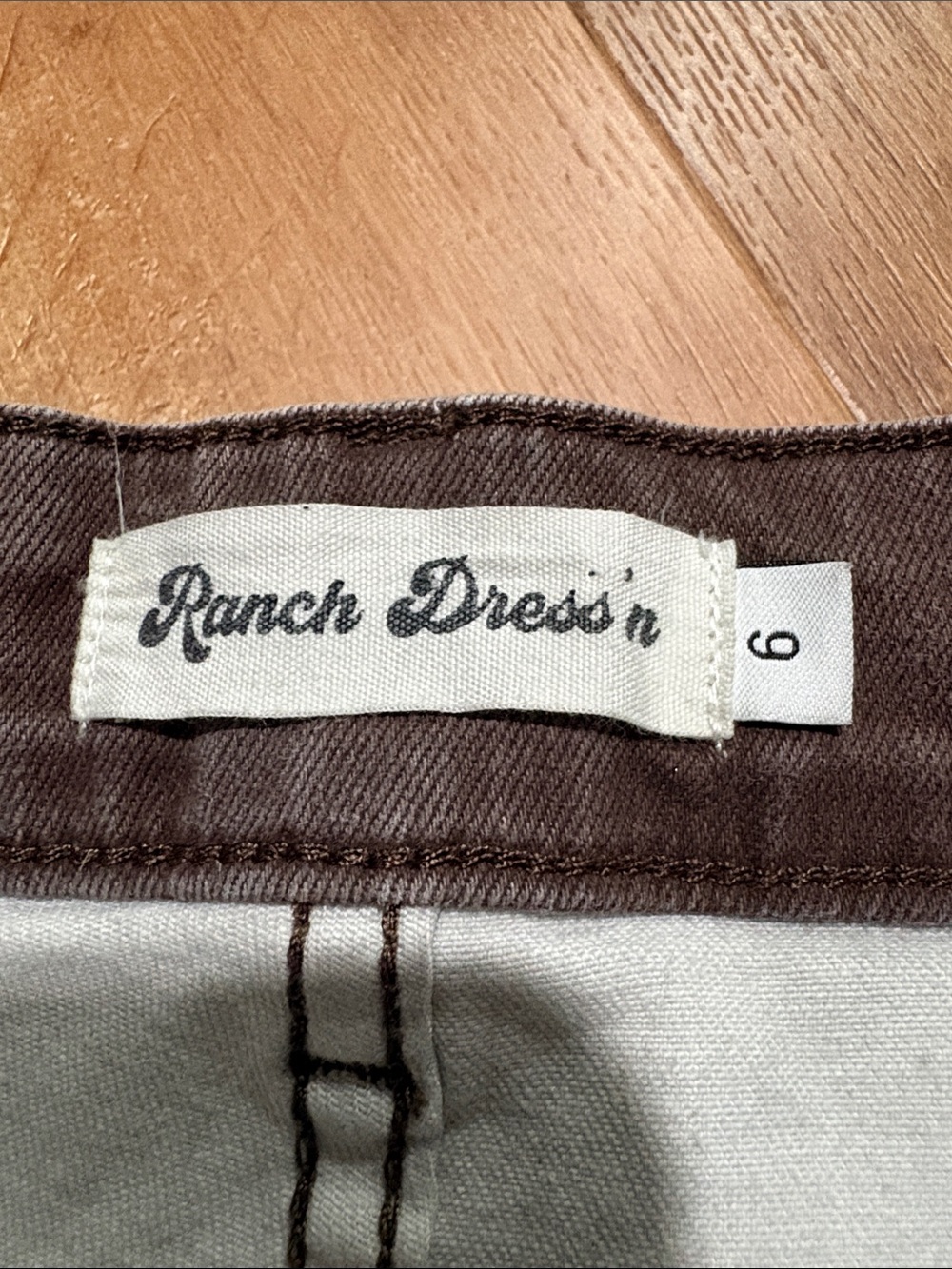 Ranch Dress’n Brown Buckaroo Cowboy Western Graphic Super Flare Jeans Size 6 - Picture 4 of 6